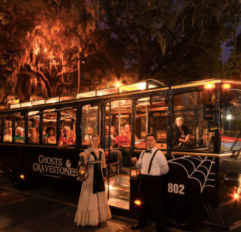 Take The Haunted Trolley Tour In Georgia To Discover Secret Haunts Only The Gravediggers Know