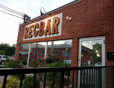 The Classic Arcade Bar In Kentucky That Will Take You Back To Your Childhood