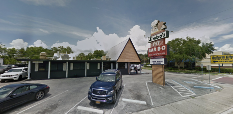 This Family-Owned Pit BBQ Spot In Florida Has Been Open For Decades And It's Easy To See Why