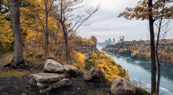 The Fall Hike Near Buffalo That Takes You Straight Through A Breathtaking Gorge