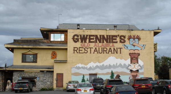 You’ll Fall In Love With This Iconic Restaurant And Its Classic Alaskan Charm