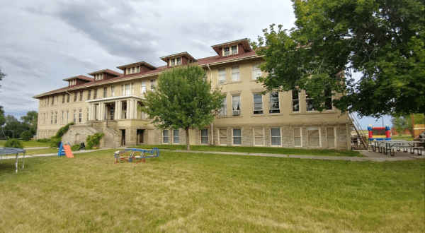This Idaho Inn Was Once A Tuberculosis Hospital And It’s Believed To Be Haunted