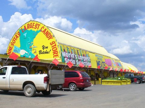 The Gigantic Candy Store In Minnesota You’ll Want To Visit Over And Over Again