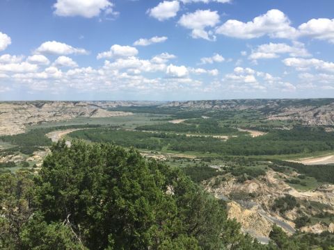The North Dakota Hike That Leads To The Most Unforgettable Destination