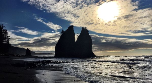The Fascinating Coastal Hike In Washington You’ll Want To Take As Soon As Possible