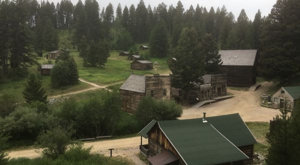 This Spooky Hike In Montana Takes You Straight To A Ghost Town
