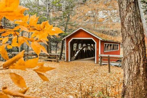 This Easy Fall Hike In Connecticut Is Under 2 Miles And You'll Love Every Step You Take