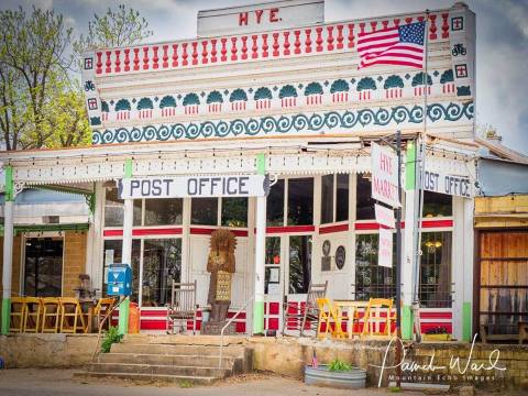 This Restaurant In Texas Used To Be A Post Office And You'll Want To Visit