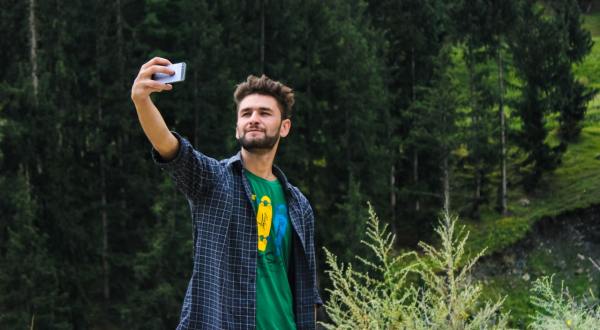 Why Medical Experts Are Saying That Selfies Should Be Banned At Tourist Spots