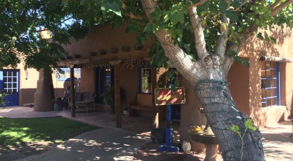 The Hidden Restaurant In New Mexico That’s Surrounded By The Most Breathtaking Fall Colors