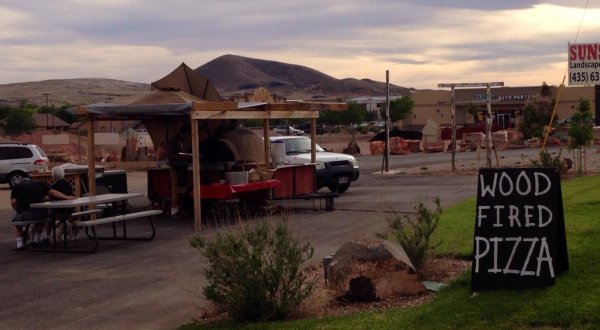 This Roadside Pizza Wagon In Utah Will Make Your Tastebuds Do A Victory Lap
