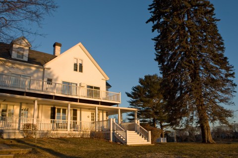 Maine's Most Charming Waterfront Inn Belongs On Your Vacation Bucket List