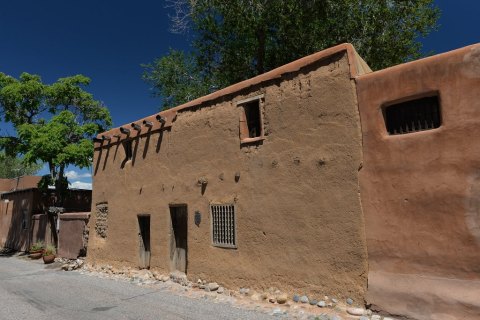 The Oldest House In America Is Hiding Right Here In New Mexico And You'll Want To Visit