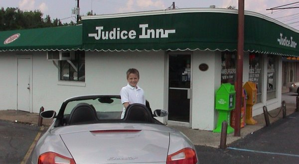 There’s No Other Burger Joint In The World Like This One In Louisiana