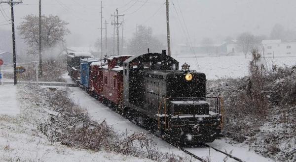 Pennsylvania’s Holiday Wine-Themed Train Ride Is All You Need This Season