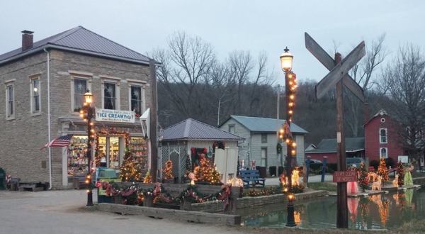 The Old Fashioned Christmas Walk Near Cincinnati You’ll Want To Experience This Season