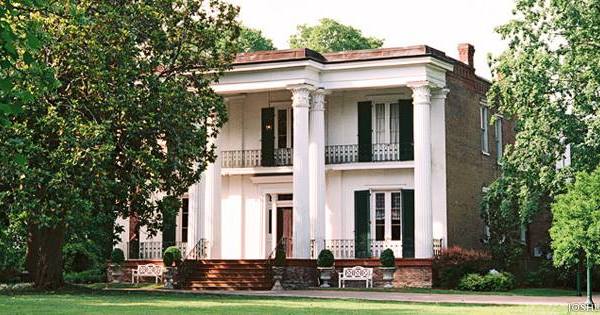 The History Behind This Nashville Mansion Is Both Fascinating And Spooky