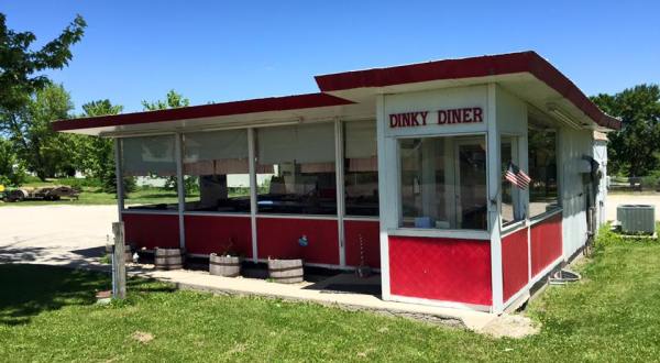 Blink And You’ll Miss These 11 Tiny But Mighty Restaurants Hiding In Iowa