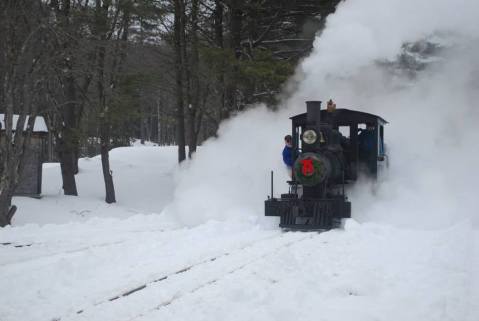 Watch The Maine Countryside Whirl By On This Unforgettable Christmas Train