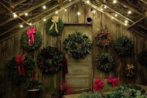 This Greenhouse Holiday Market Is The Most Beautiful Kentucky Tradition