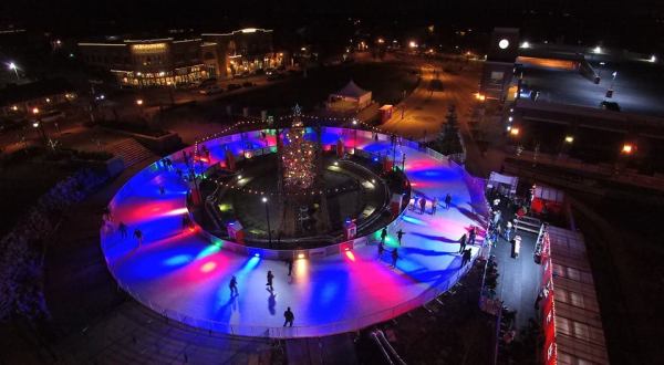This Glowing Ice Rink In A Northern California Town Is Downright Enchanting