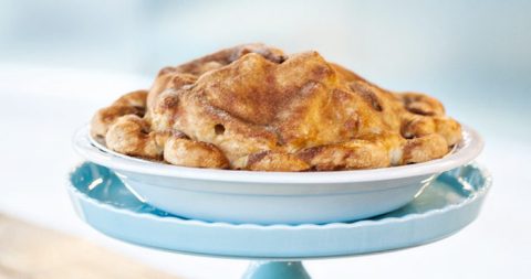 After Just One Bite, You'll Be Hooked On The Apple Pies At A La Mode In Washington