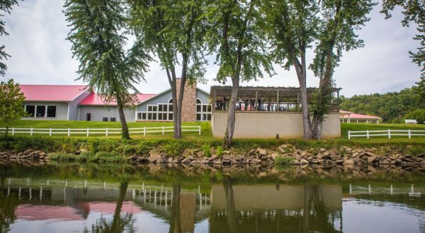 This Waterfront Winery Is The Best Place To Go In Ohio