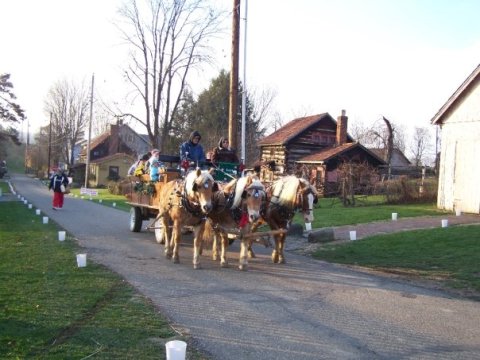 The One Ohio Village That Transforms Into A Christmas Wonderland Each Year