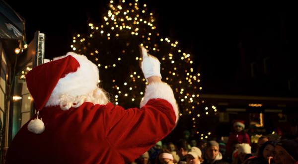 7 Places In Rhode Island Where You Might Catch A Glimpse Of Santa This Year