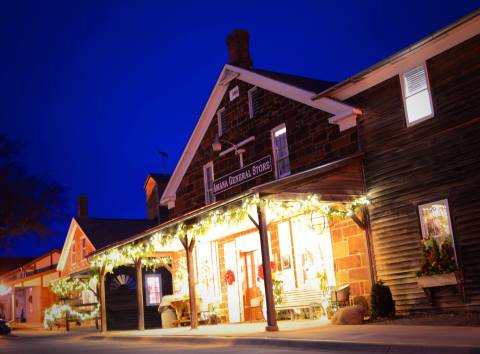 The Christmas Store In Iowa That's Simply Magical