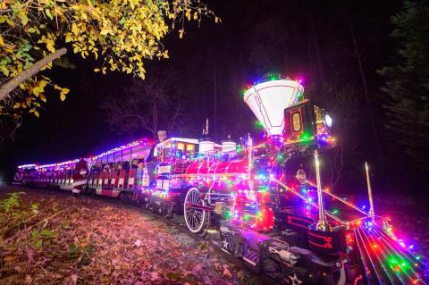 Climb Aboard This Enchanting Santa Train In North Carolina That's Covered In A Thousand Lights