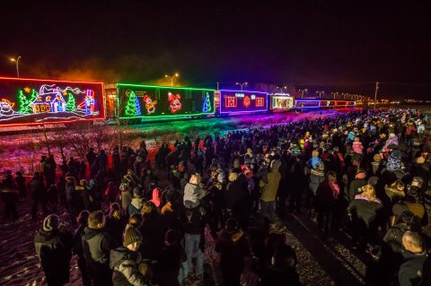 This Enchanting Holiday Train Is Chugging Back Through North Dakota And You Won't Want To Miss It