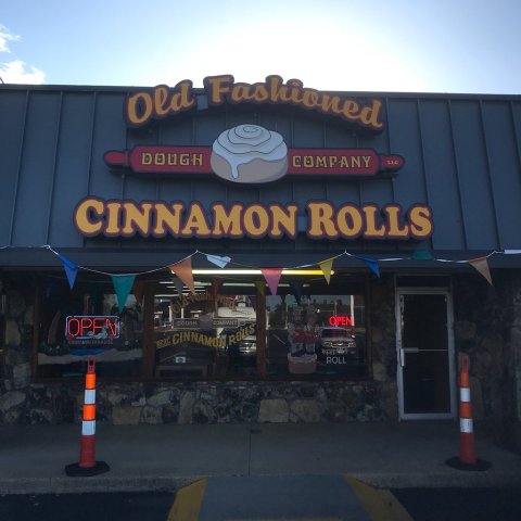 The Best Cinnamon Rolls In Missouri Are Hiding In This Old School Bakery