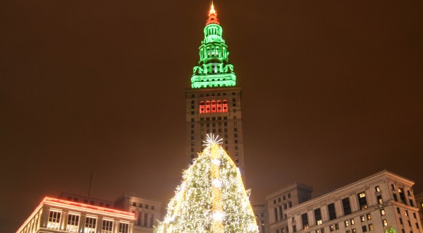 9 Ways To Celebrate The Holiday Season In Cleveland Without Spending A Dime