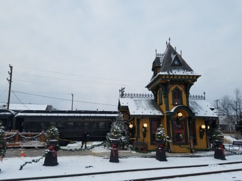 The Magical Christmas Train In Pennsylvania Is What Dreams Are Made Of