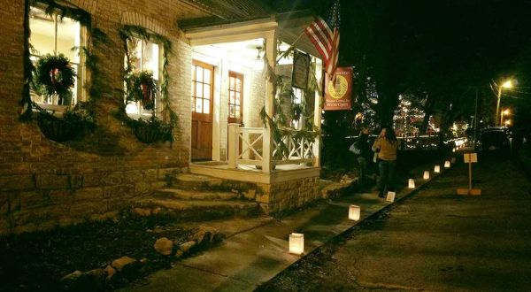 The Old Fashioned Christmas Walk In Missouri You’ll Want To Experience This Season