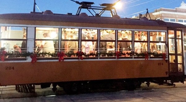 Board This Historic Arkansas Trolley For A Magical Christmas You Won’t Forget