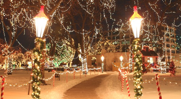 The Twinkliest Town In Wiscosin Will Make Your Holiday Season Merry And Bright