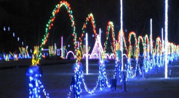 You Will Love This Dreamy Ride Through The Largest Drive-Thru Light Show Near Pittsburgh