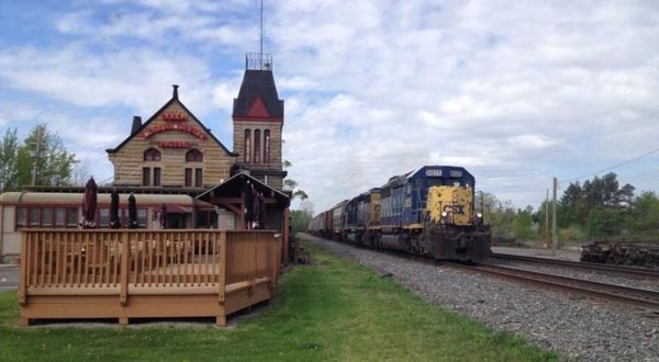 This Restaurant In Greater Cleveland Used To Be A Train Depot And You’ll Want To Visit