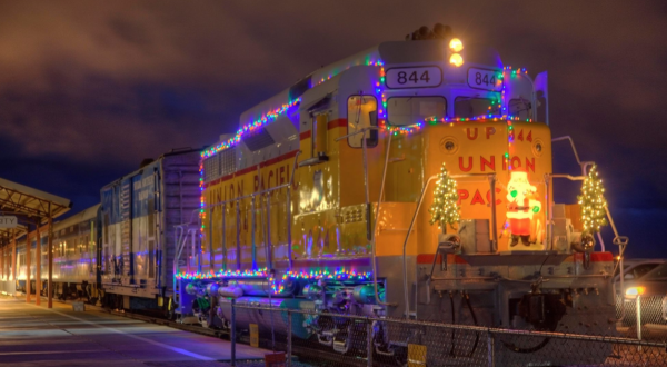 Watch The Nevada Countryside Whirl By On This Unforgettable Christmas Train