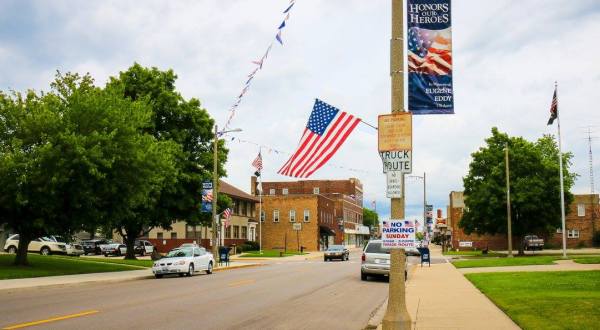 This Tiny Town In Illinois Has A Little Bit Of Everything
