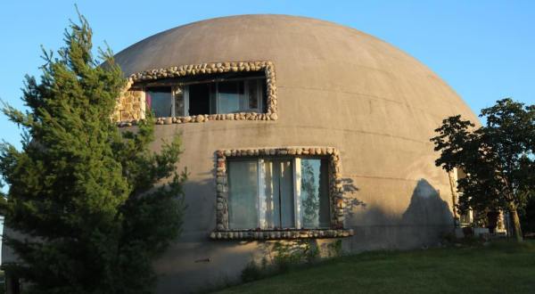 This Dome-Shaped Bed & Breakfast In Indiana Is Like Something From Another World