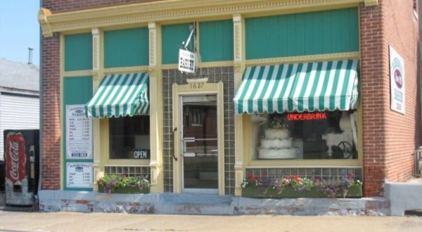 This Old-World German Bakery In Illinois Has Been Around Since 1929