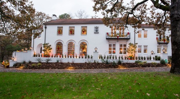 The 90-year-old Estate In Arkansas You Absolutely Have To See During The Holiday Season