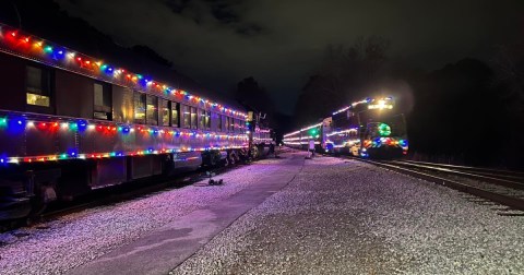 Watch The Tennessee Countryside Whirl By On This Unforgettable Christmas Train