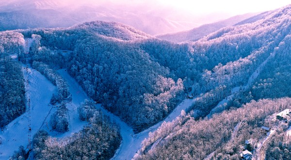 Take This Tennessee Tube Ride For An Epic Winter Adventure