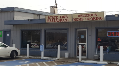 The Scrumptious Little State Line Diner That's Worth The Short Drive From Cincinnati