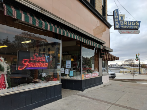 Everyone Knows This Old-Fashioned Soda Fountain Is A True Michigan Staple
