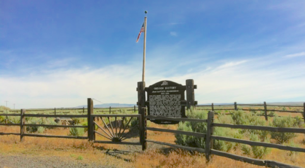 The Forgotten Oregon Gravesite That No One Ever Visits